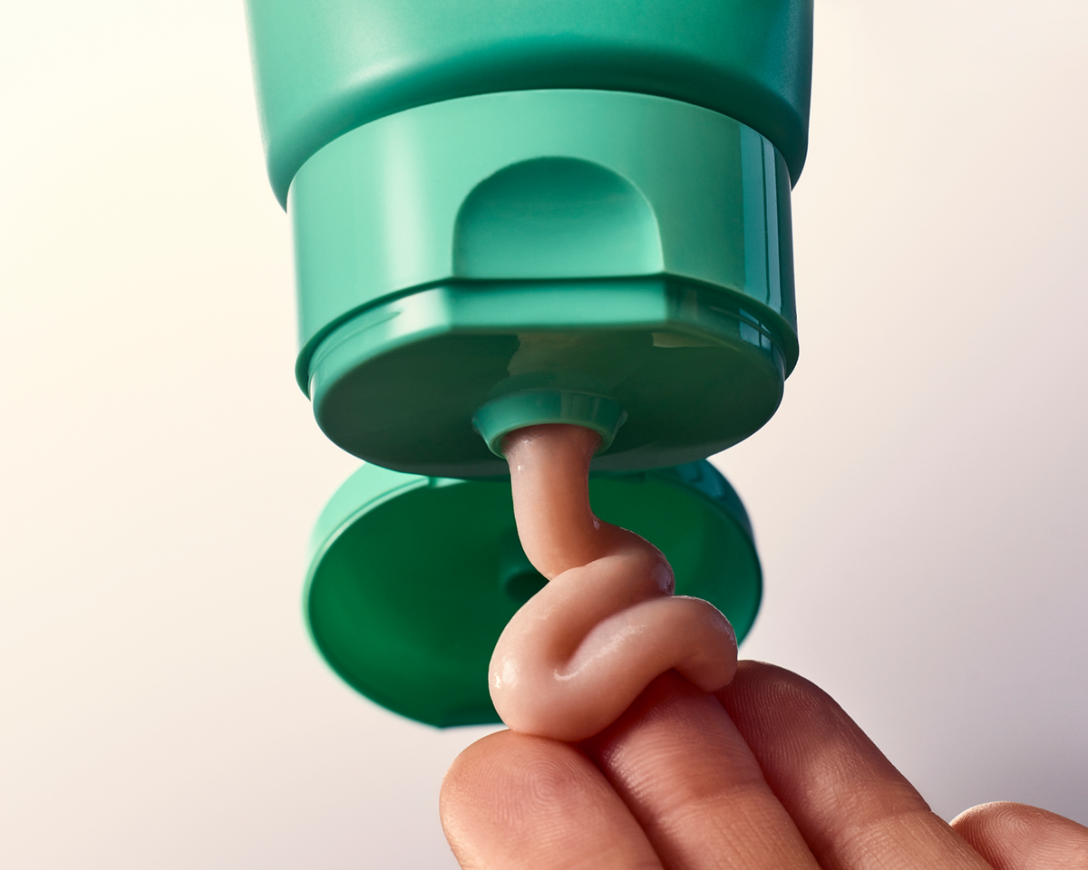 Skinfix 2% BHA Cleanser Action Image
